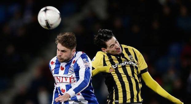 由于其硬地 由于其硬地