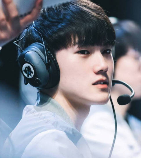 黑产防范：解析非法博彩网站如何通过社交软件的“附近的人”进行精准获客。（反黑产洞察：揭示非法博彩平台如何利用社交软件“附近的人”实现精准获客）